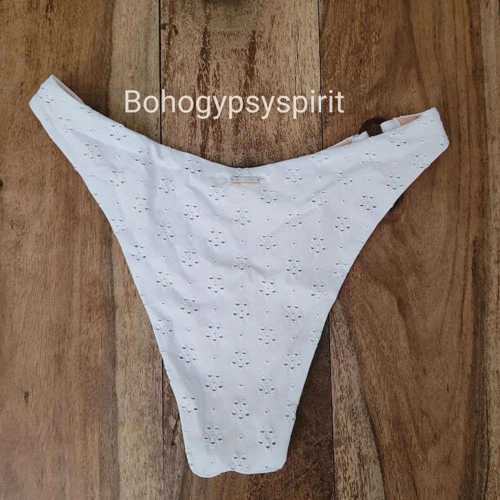 $78 Berlook Ruched Floral Cutout Bikini top & O-Ring High Cut Bikini…
